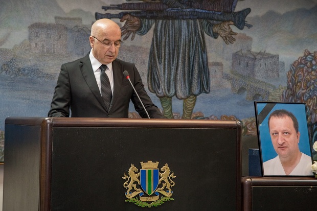 Прерана смрт др Душка Кљакића: Губитак за породицу, здравствени систем, науку, због епидемије комеморативна седница одржана тек данас 